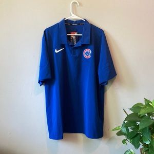 Men's Nike Collared Cubs Shirt.